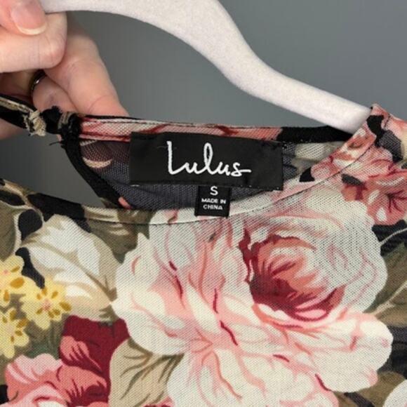 Lulu's Bodysuit Floral Black Mesh Keyhole Back Bell Sleeve Womens Size Small - Picture 4 of 5